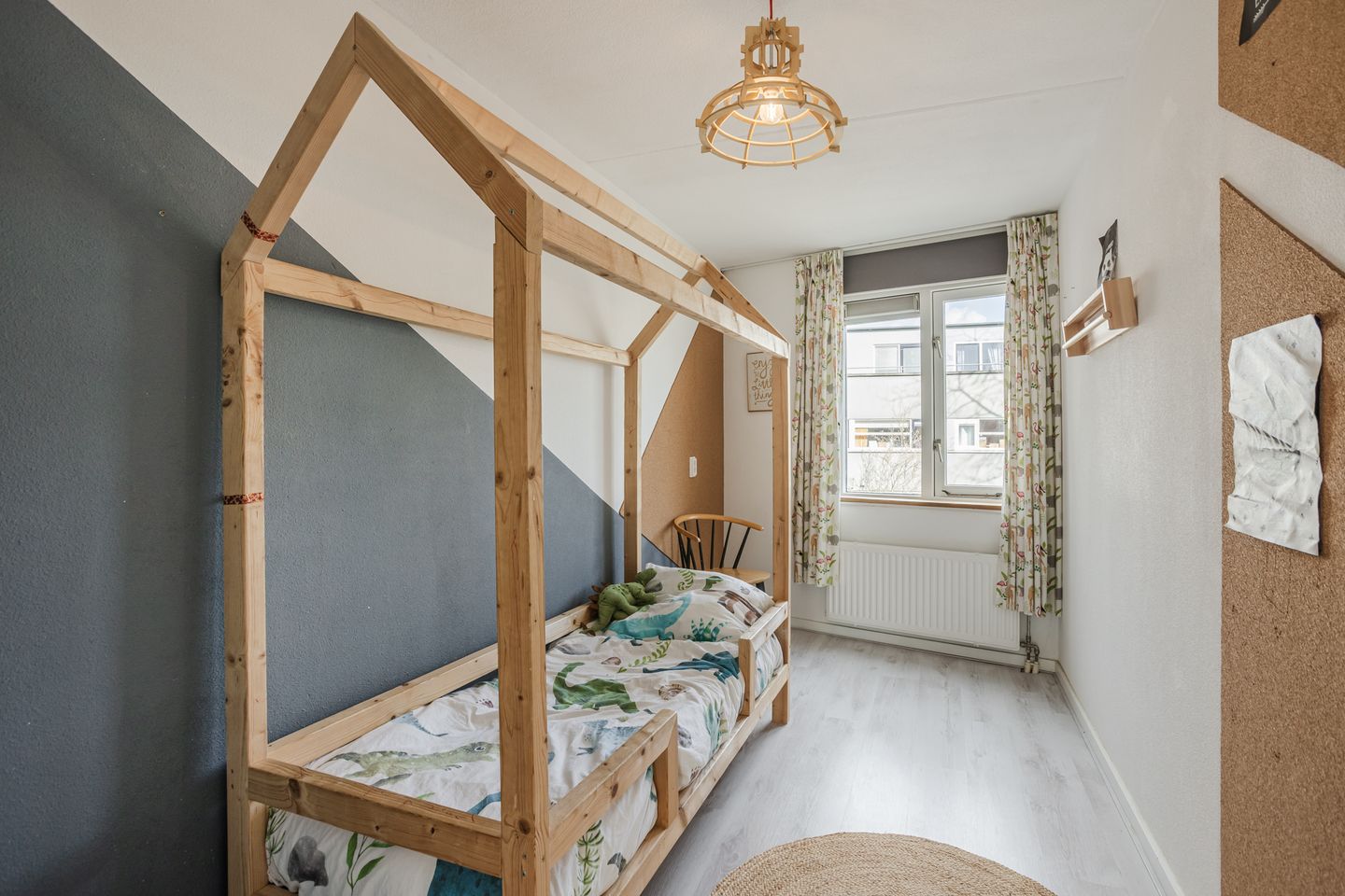 Spacious Corner Home with 5 Bedrooms and Sunny South-Facing Garden in Zwolle-Zuid — 19