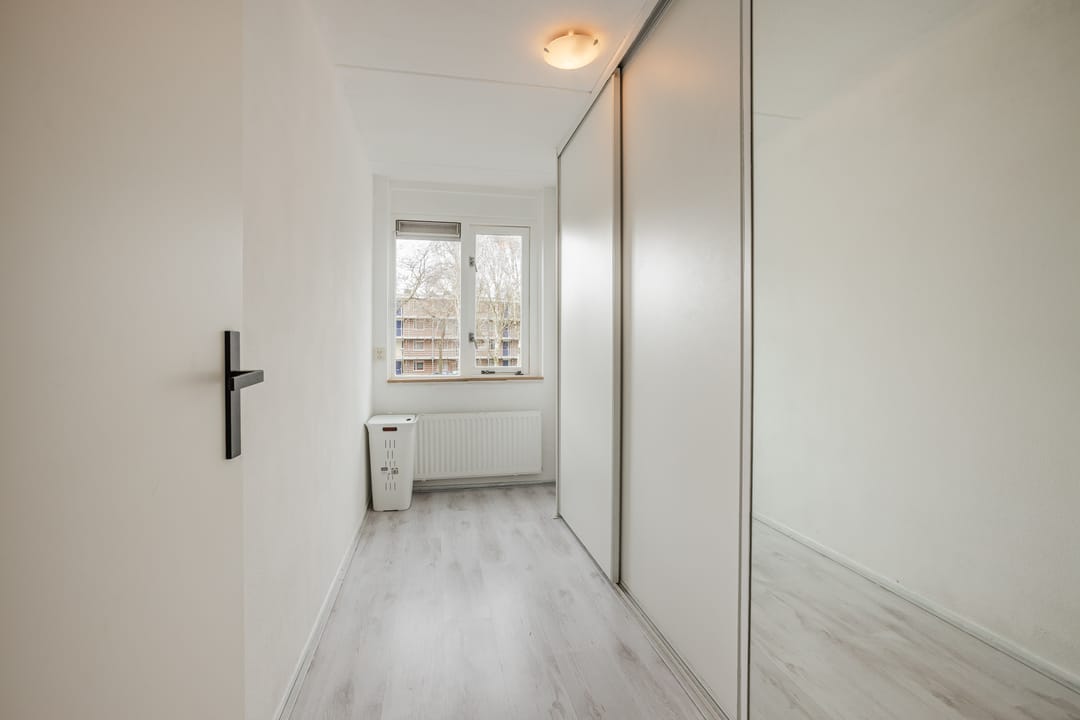 Spacious Corner Home with 5 Bedrooms and Sunny South-Facing Garden in Zwolle-Zuid — 23
