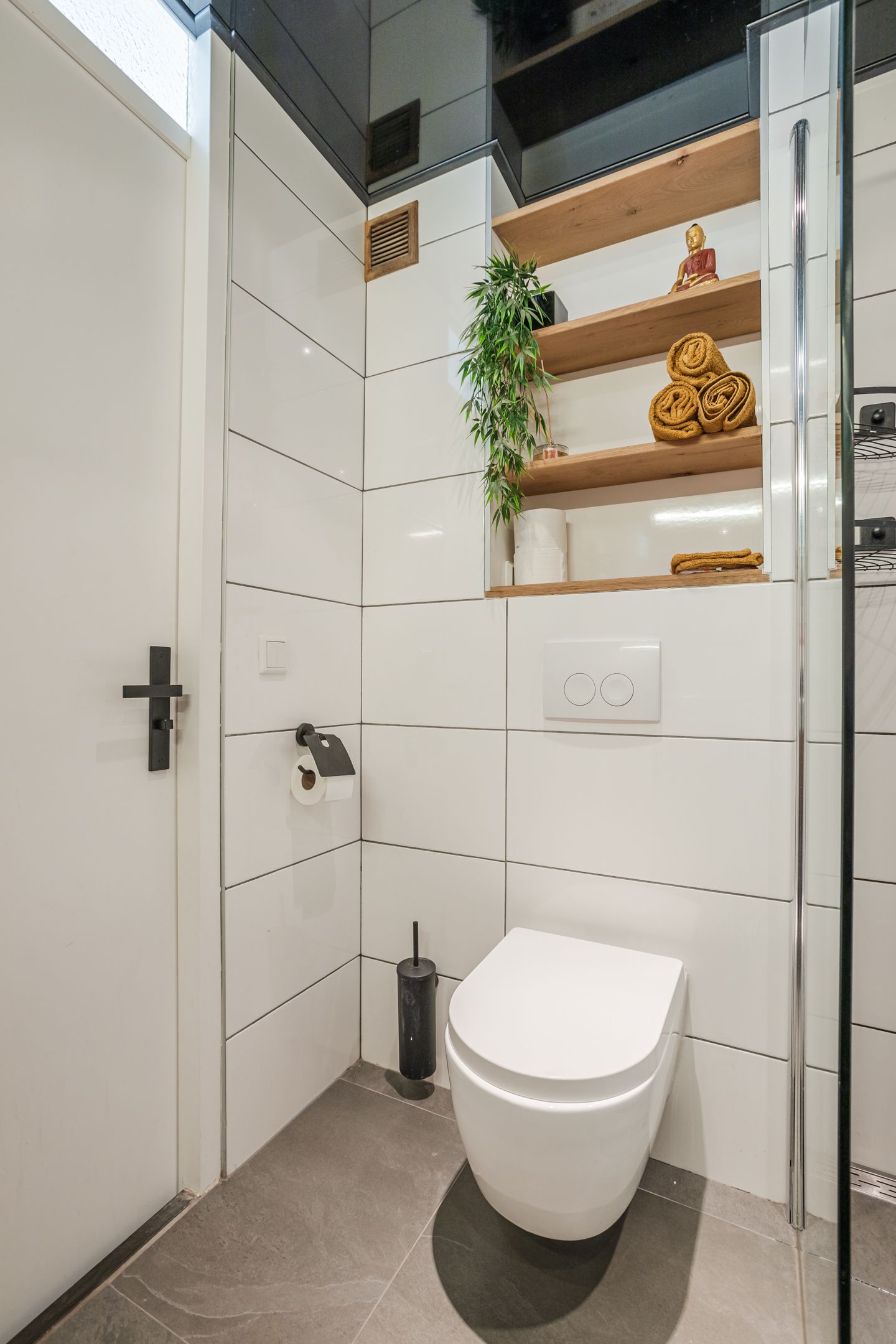 Spacious Corner Home with 5 Bedrooms and Sunny South-Facing Garden in Zwolle-Zuid — 27