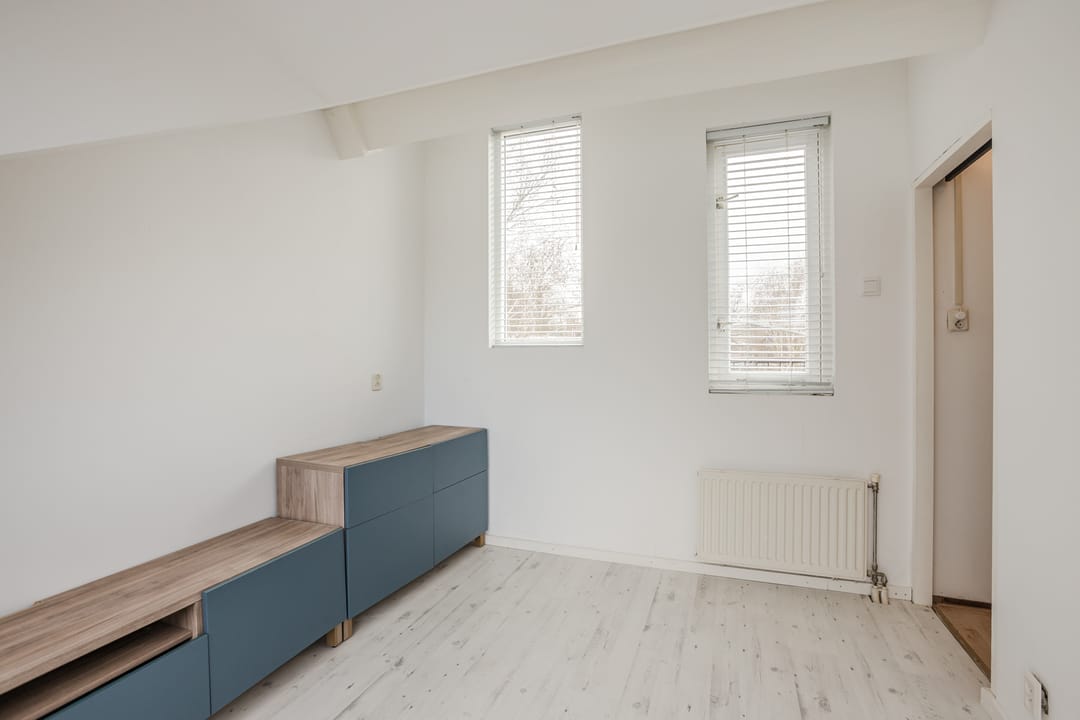 Spacious Corner Home with 5 Bedrooms and Sunny South-Facing Garden in Zwolle-Zuid — 31