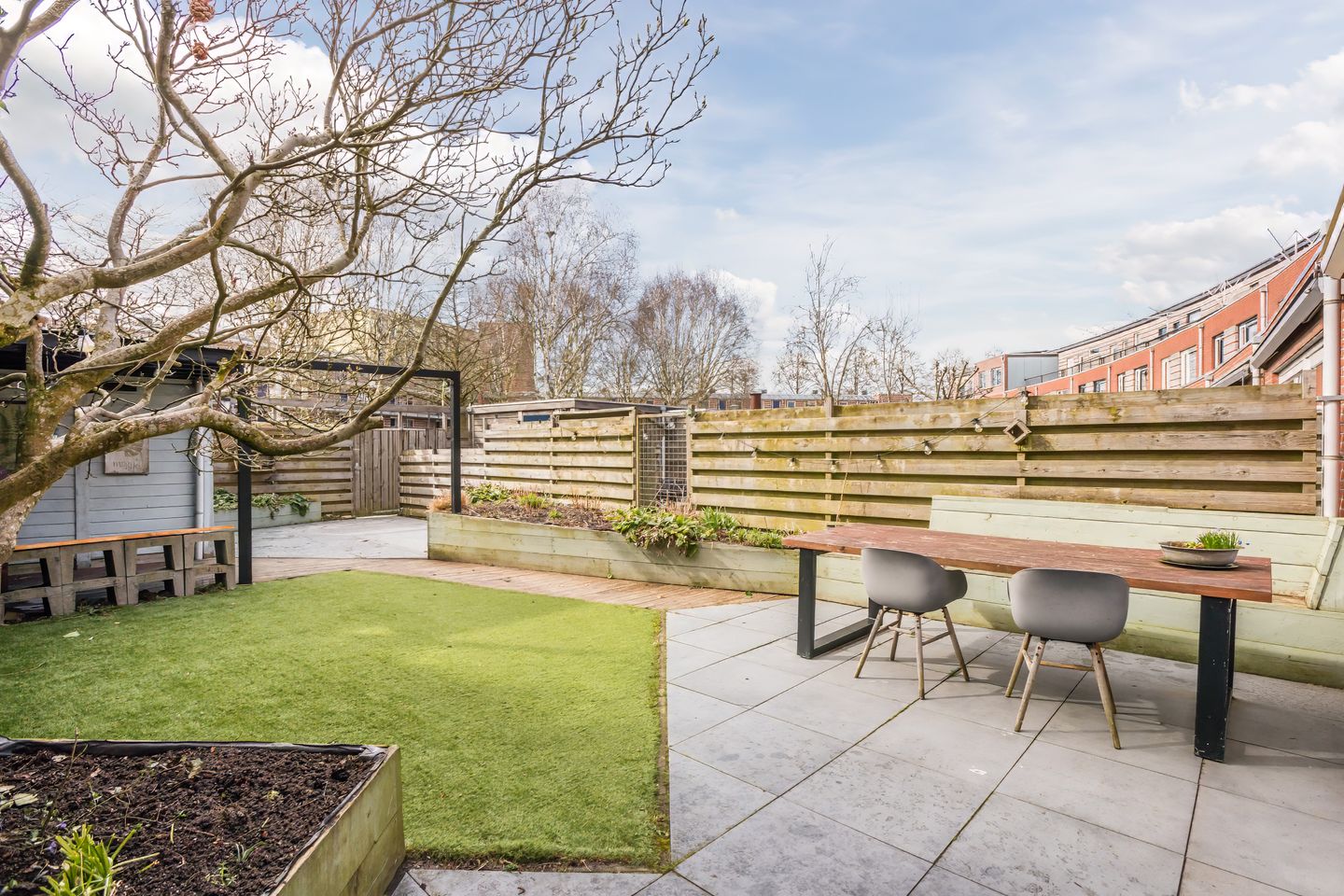 Spacious Corner Home with 5 Bedrooms and Sunny South-Facing Garden in Zwolle-Zuid — 35