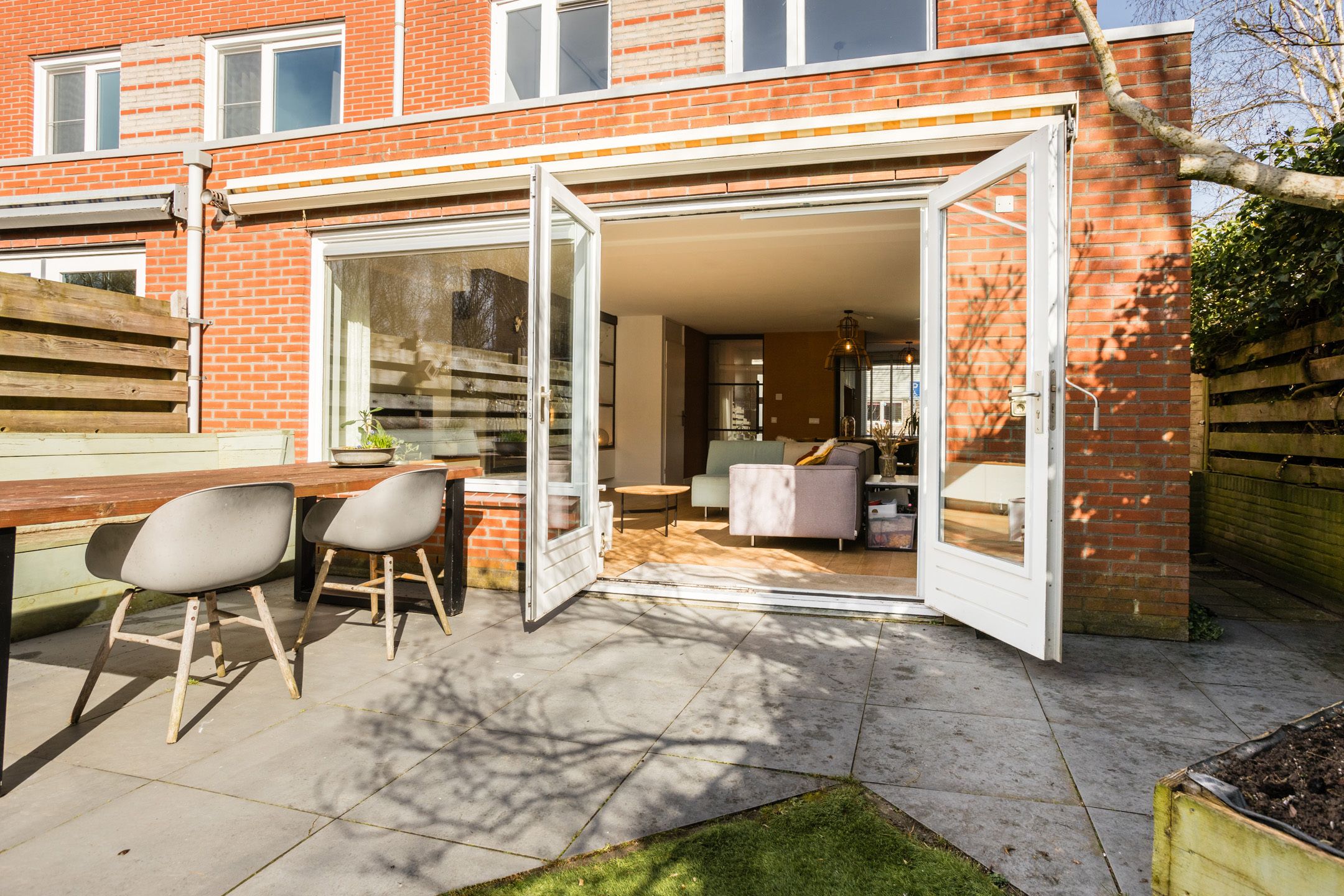 Spacious Corner Home with 5 Bedrooms and Sunny South-Facing Garden in Zwolle-Zuid — 36