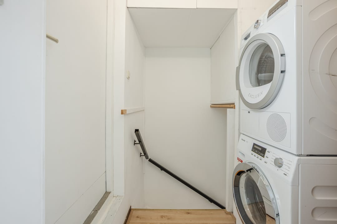 Spacious Corner Home with 5 Bedrooms and Sunny South-Facing Garden in Zwolle-Zuid — 32