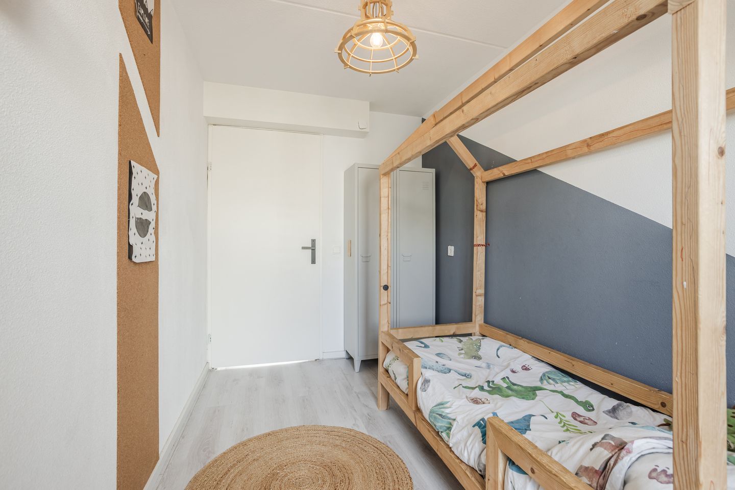 Spacious Corner Home with 5 Bedrooms and Sunny South-Facing Garden in Zwolle-Zuid — 20