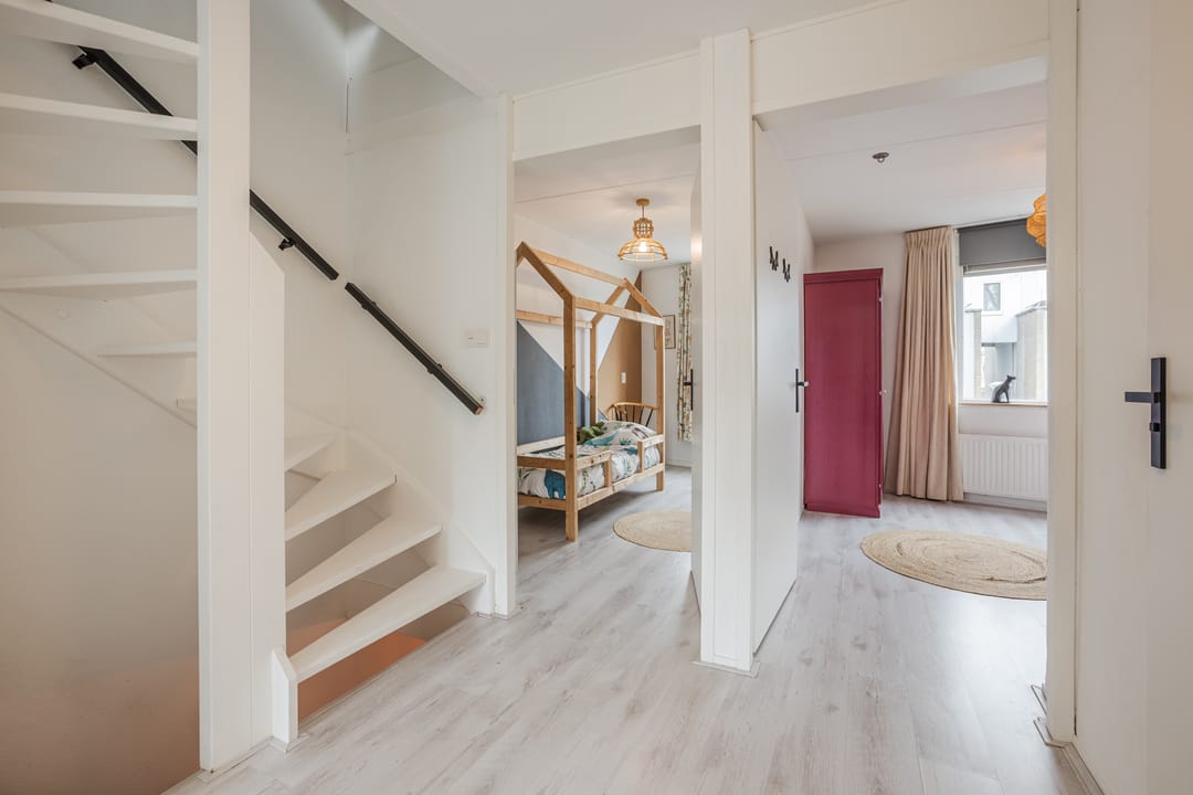 Spacious Corner Home with 5 Bedrooms and Sunny South-Facing Garden in Zwolle-Zuid — 28
