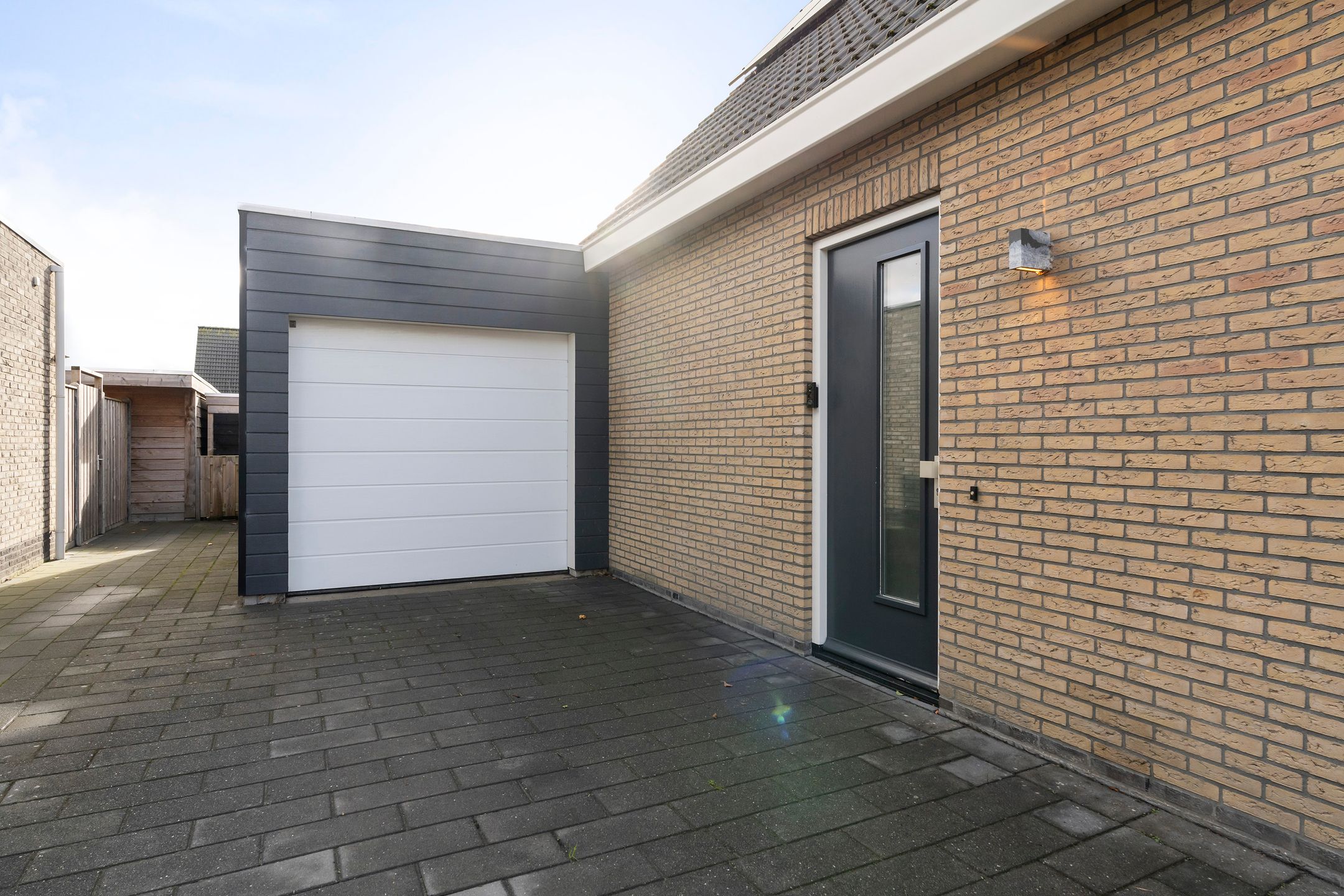 Modern Waterfront Semi-Detached Home with Private Moorings in Franeker — 46