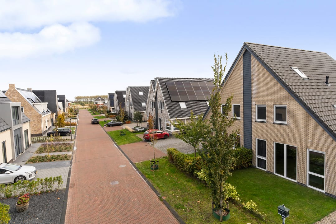 Modern Waterfront Semi-Detached Home with Private Moorings in Franeker — 42
