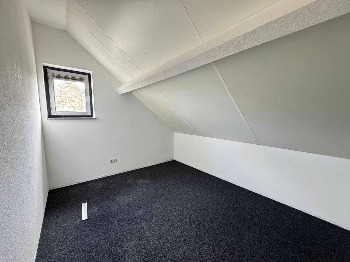 Detached Home with Four Bedrooms in Green Park Setting — 20