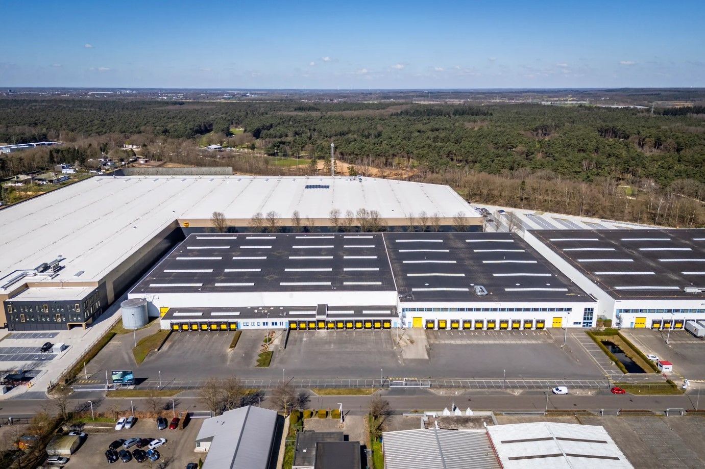 Bekijk foto 1 van Veldweg 3