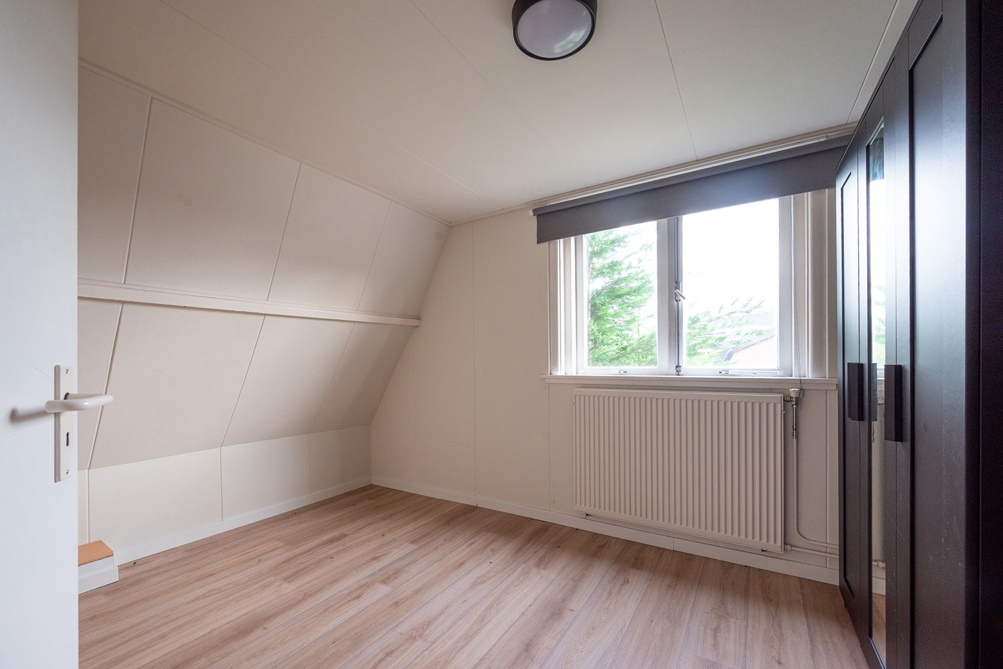 Spacious Characteristic Corner House with Private Parking in Central Nieuw-Vennep — 30