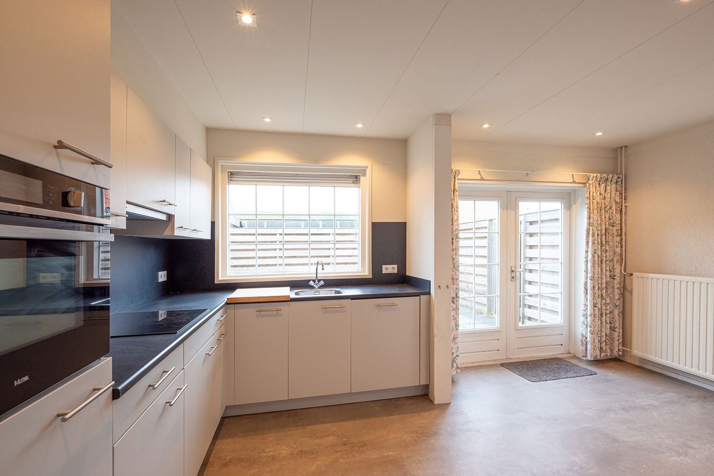 Spacious Characteristic Corner House with Private Parking in Central Nieuw-Vennep — 14