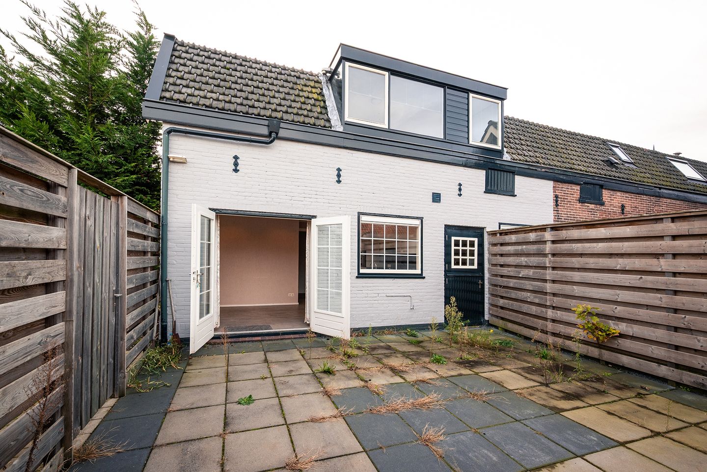 Spacious Characteristic Corner House with Private Parking in Central Nieuw-Vennep — 19