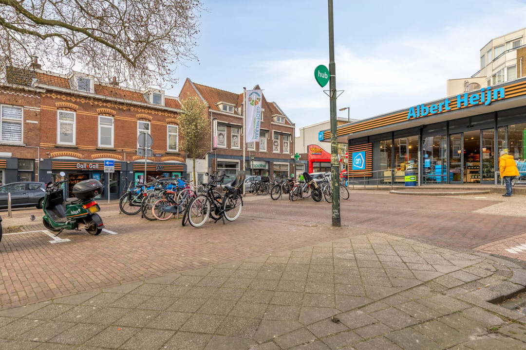 Spacious Corner Apartment with Sunny Terrace in Schiedam Noletbuurt — 17