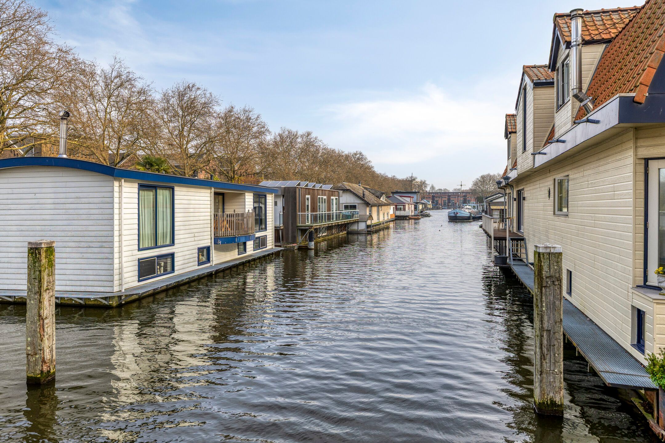 Spacious Corner Apartment with Sunny Terrace in Schiedam Noletbuurt — 18