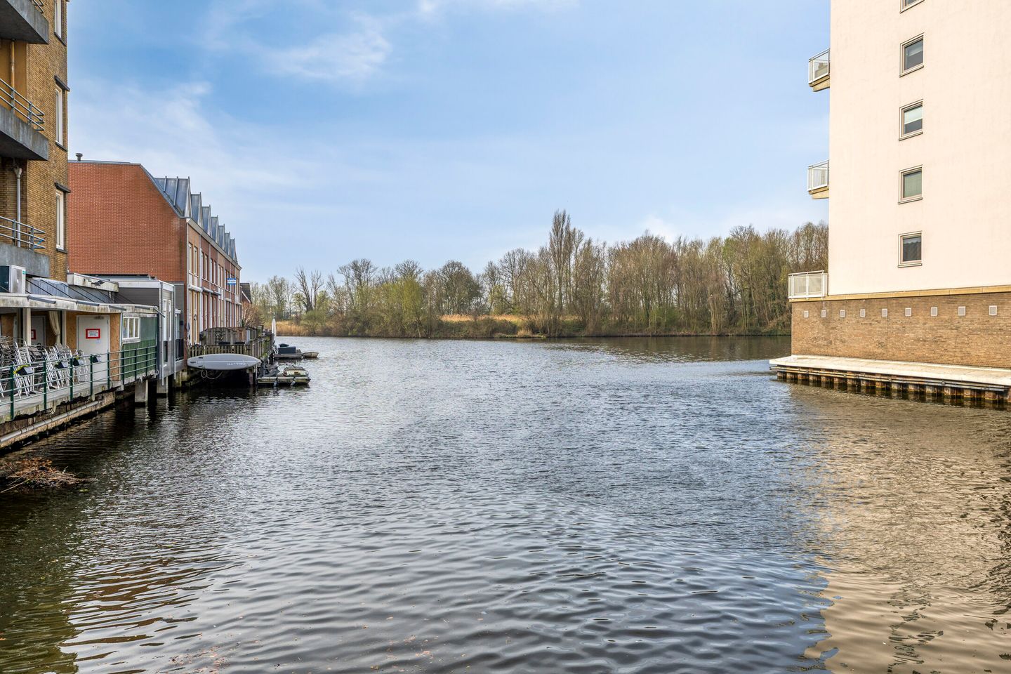 Spacious Corner Apartment with Sunny Terrace in Schiedam Noletbuurt — 19