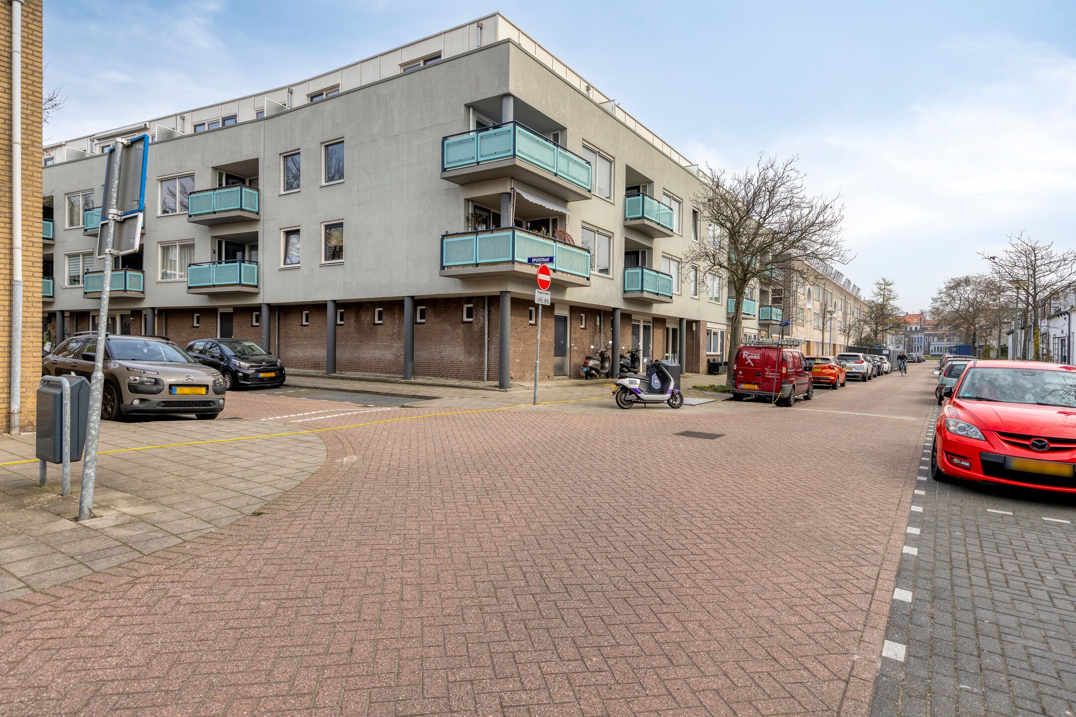 Spacious Corner Apartment with Sunny Terrace in Schiedam Noletbuurt — 21