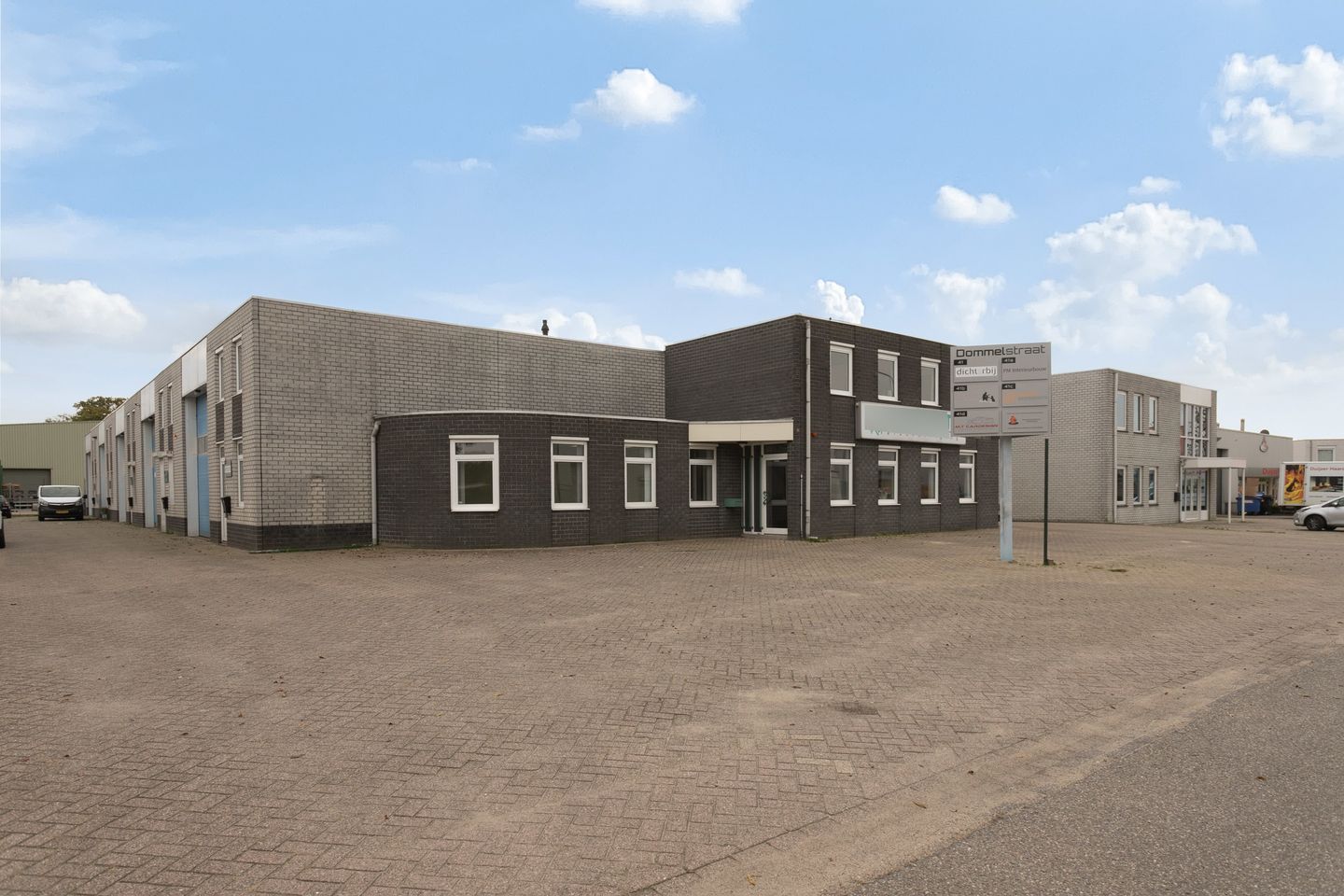 Bekijk foto 3 van Dommelstraat 39