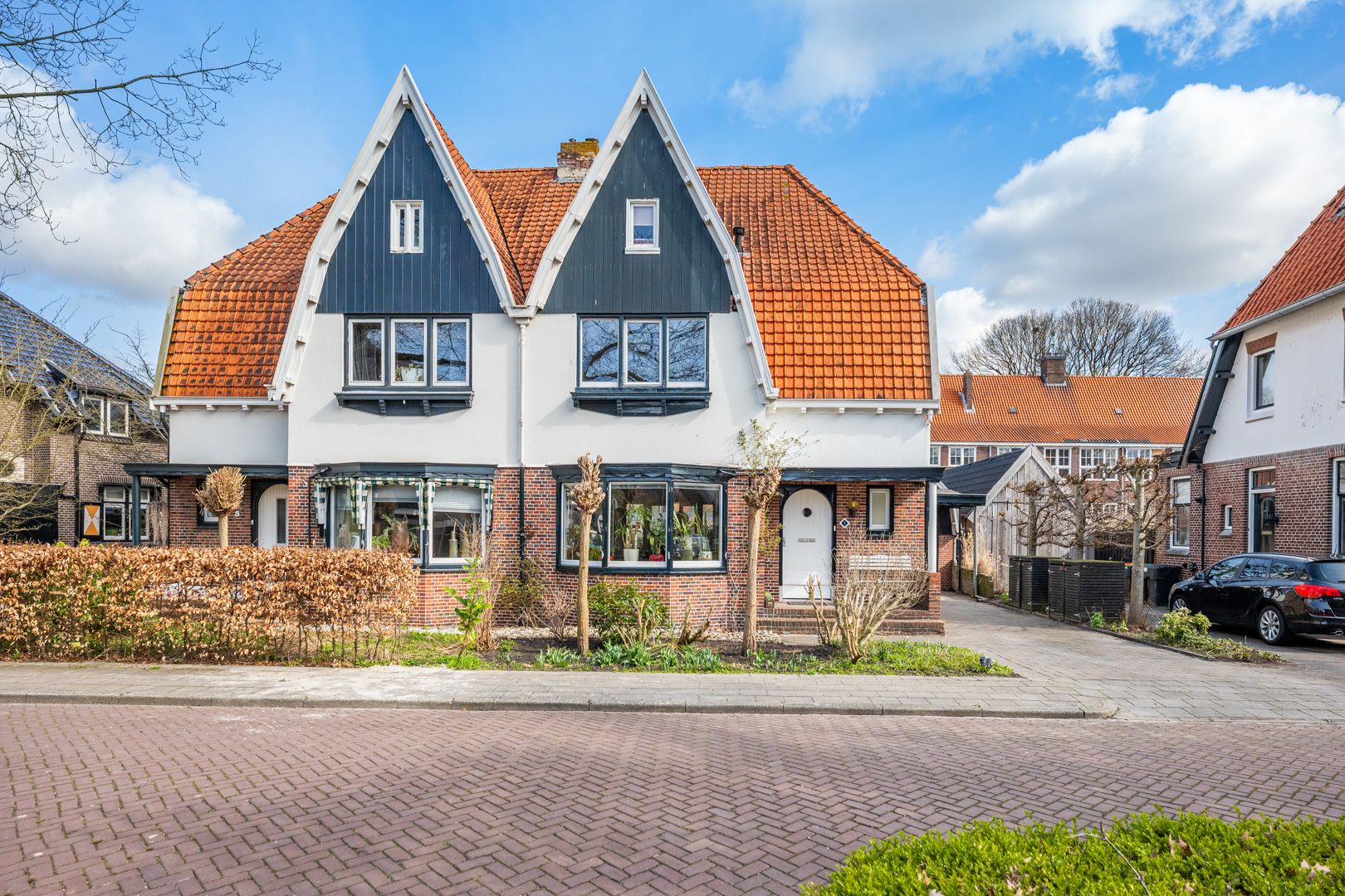 Characteristic and Spacious Semi-Detached Townhouse with Comfort and Charm — 50