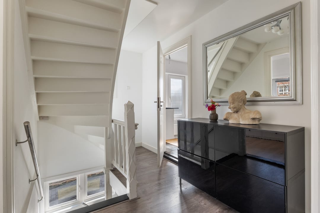 Characteristic and Spacious Semi-Detached Townhouse with Comfort and Charm — 27