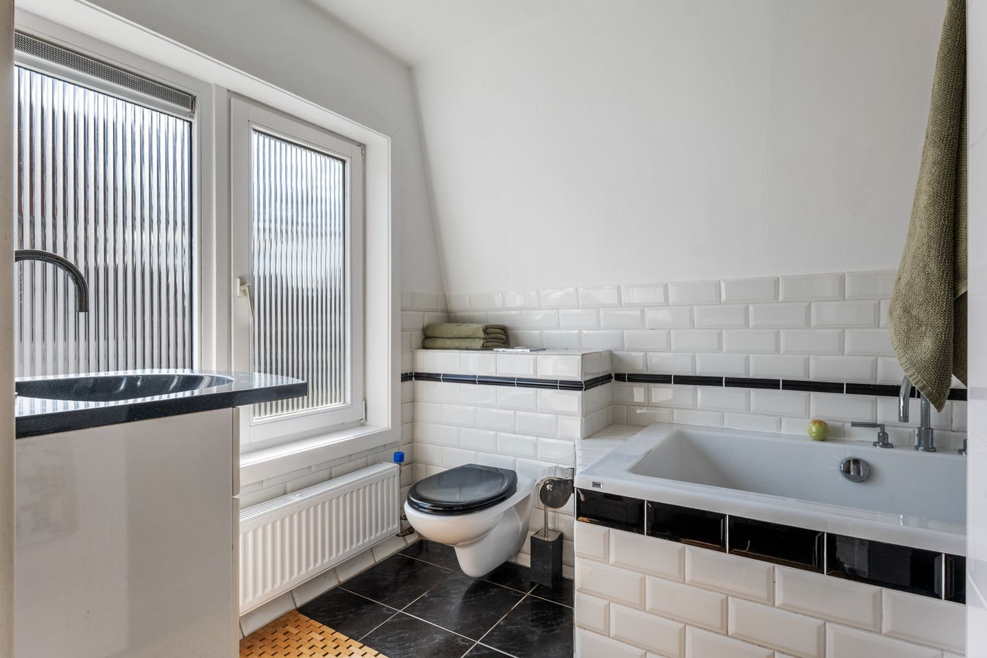Characteristic and Spacious Semi-Detached Townhouse with Comfort and Charm — 24