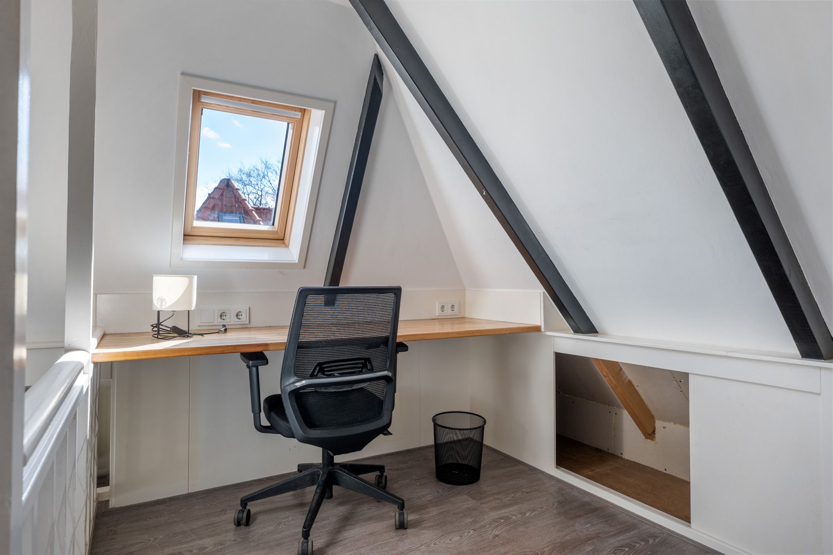 Characteristic and Spacious Semi-Detached Townhouse with Comfort and Charm — 29