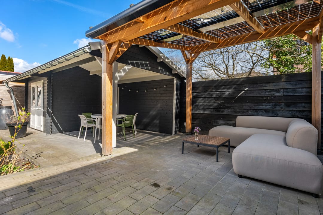 Characteristic and Spacious Semi-Detached Townhouse with Comfort and Charm — 46