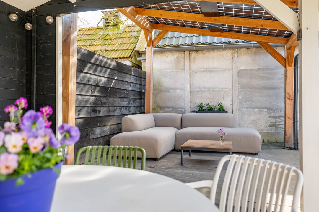 Characteristic and Spacious Semi-Detached Townhouse with Comfort and Charm — 45