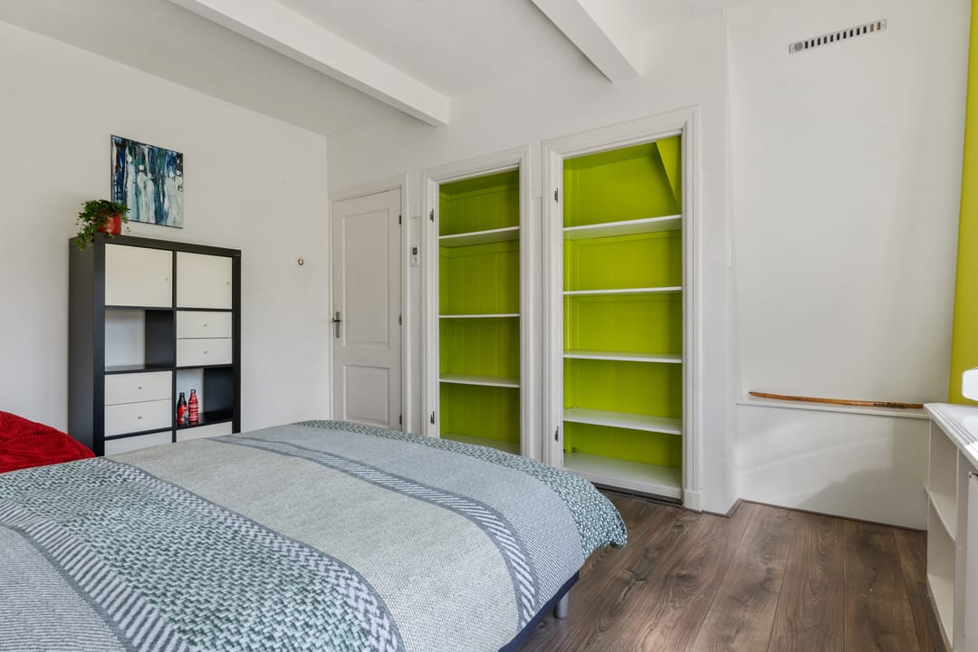 Characteristic and Spacious Semi-Detached Townhouse with Comfort and Charm — 21