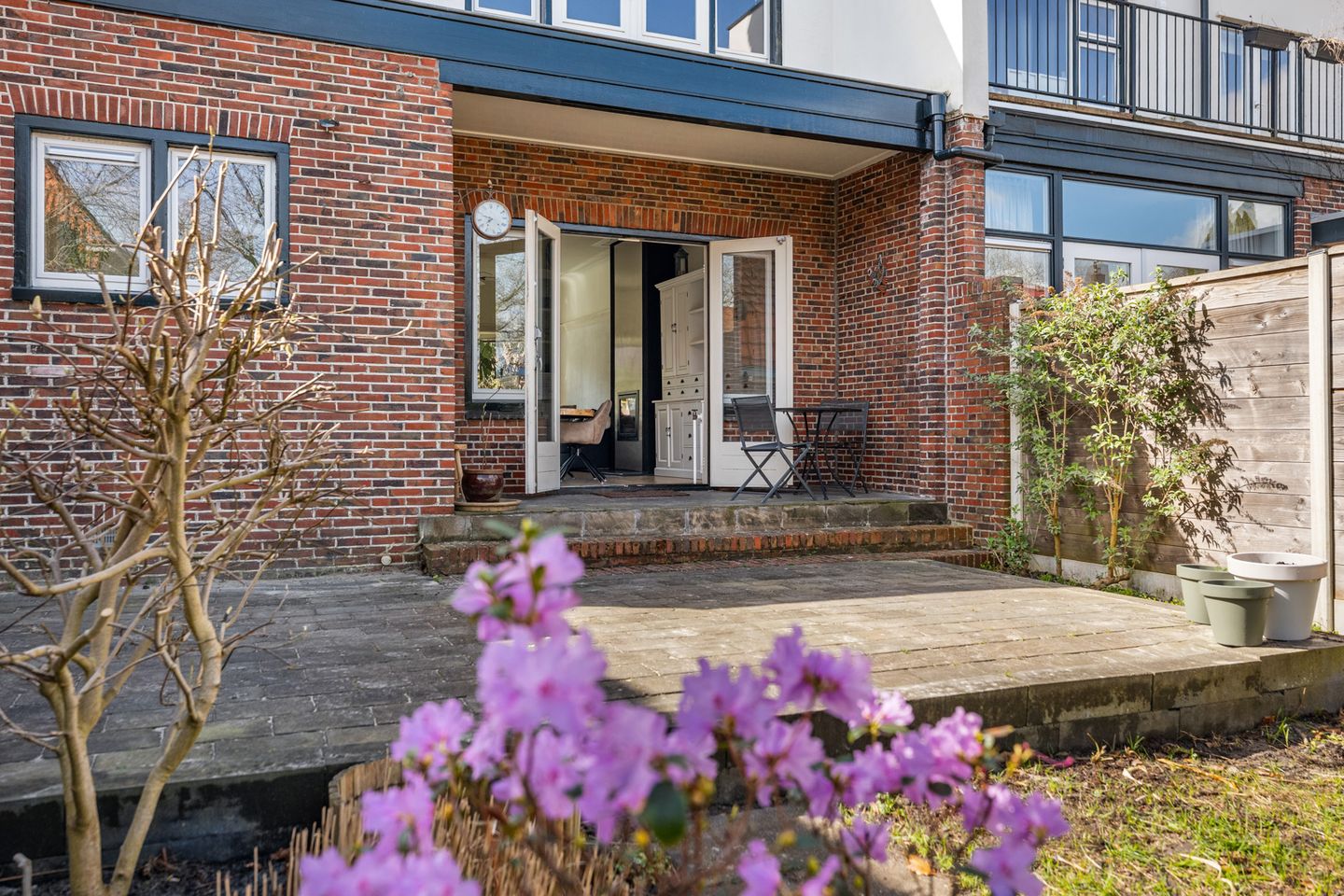 Characteristic and Spacious Semi-Detached Townhouse with Comfort and Charm — 39