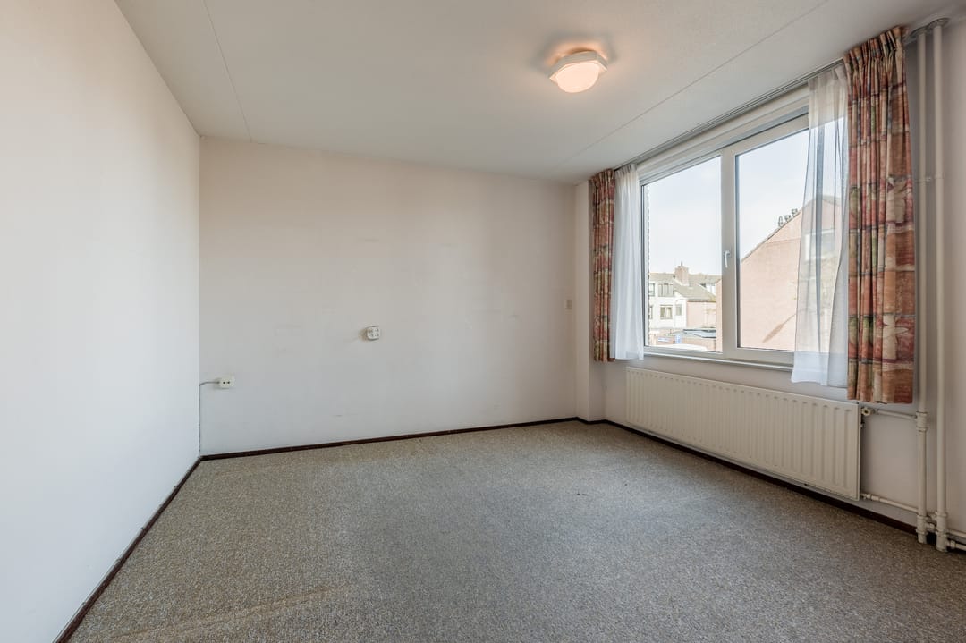 Spacious Family Home with Garage and Sunny Southwest Garden in Child-Friendly Katwijk Neighborhood — 26
