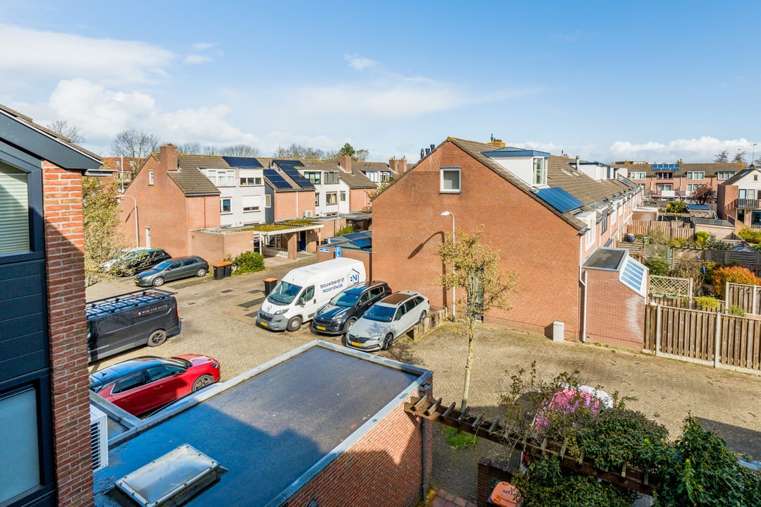 Spacious Family Home with Garage and Sunny Southwest Garden in Child-Friendly Katwijk Neighborhood — 41