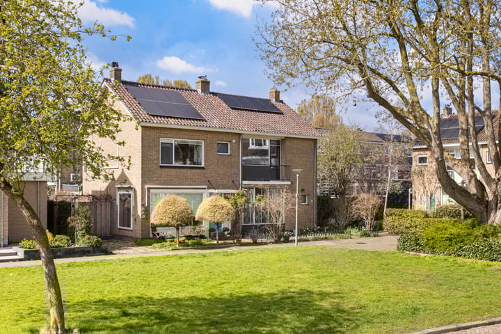 Photo 3 of Esdoornlaan 17