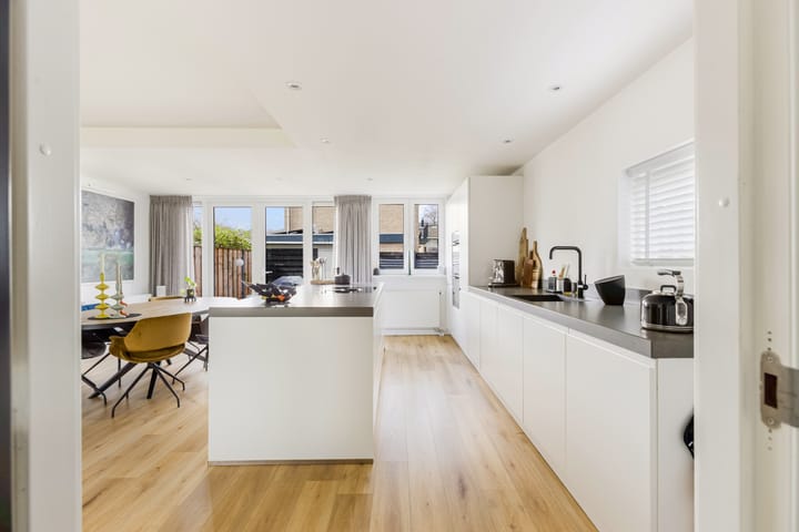 Photo 5 of Esdoornlaan 17