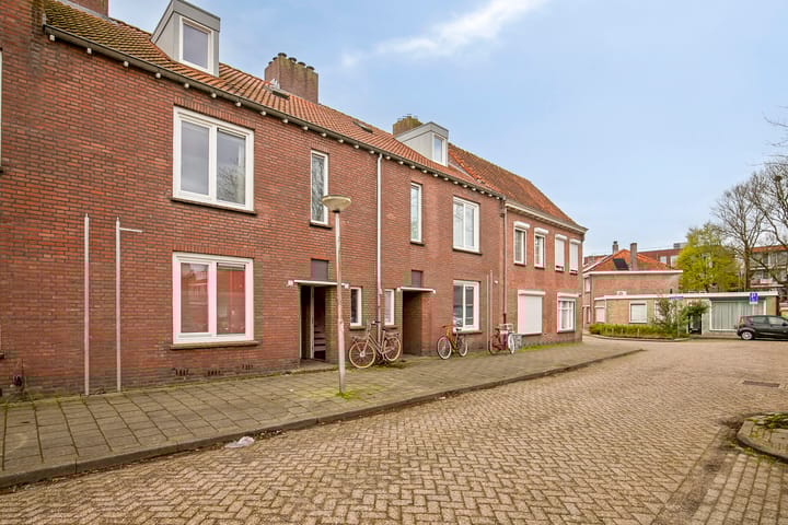 Photo 2 of Bilderdijkstraat 74