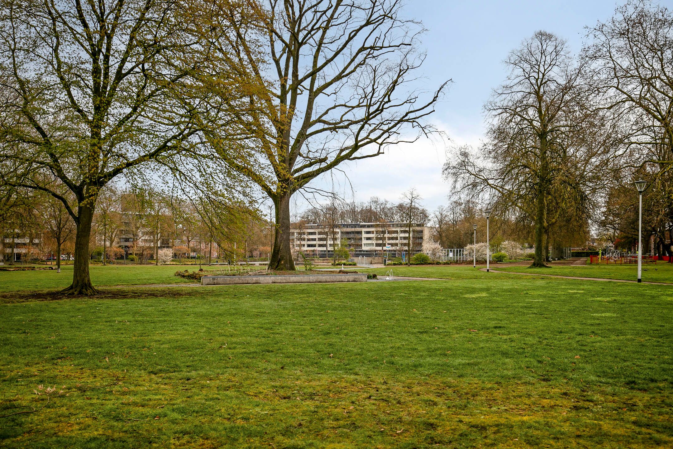 Spacious upper floor apartment with private entrance and deep backyard in Tilburg — 24