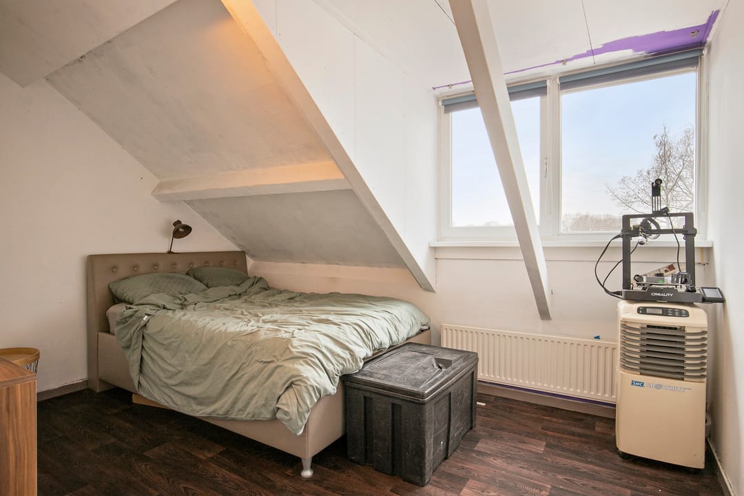 Spacious upper floor apartment with private entrance and deep backyard in Tilburg — 16