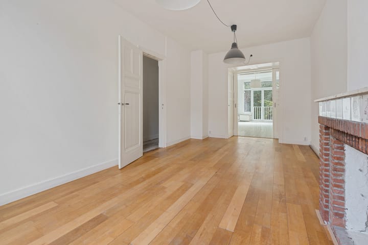 Photo 4 of Claes de Vrieselaan 10-B