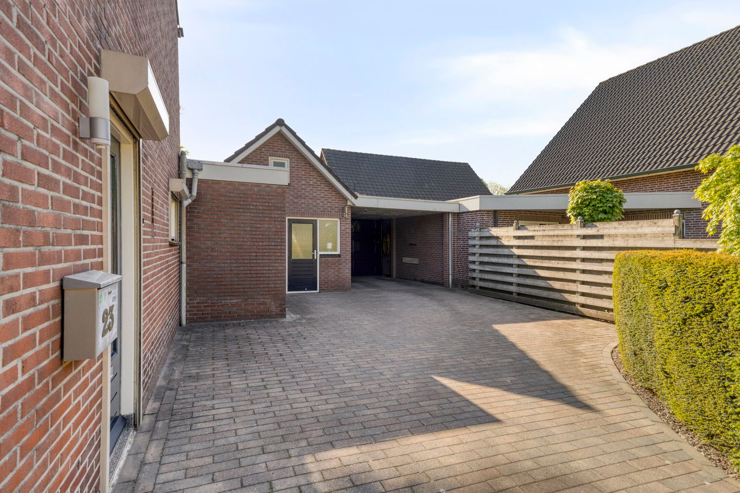 Photo 5 of Dinxperlosestraatweg 23