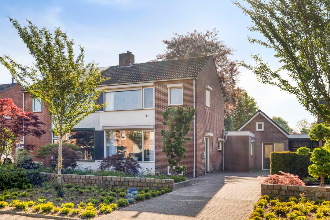 Photo 41 of Dinxperlosestraatweg 23