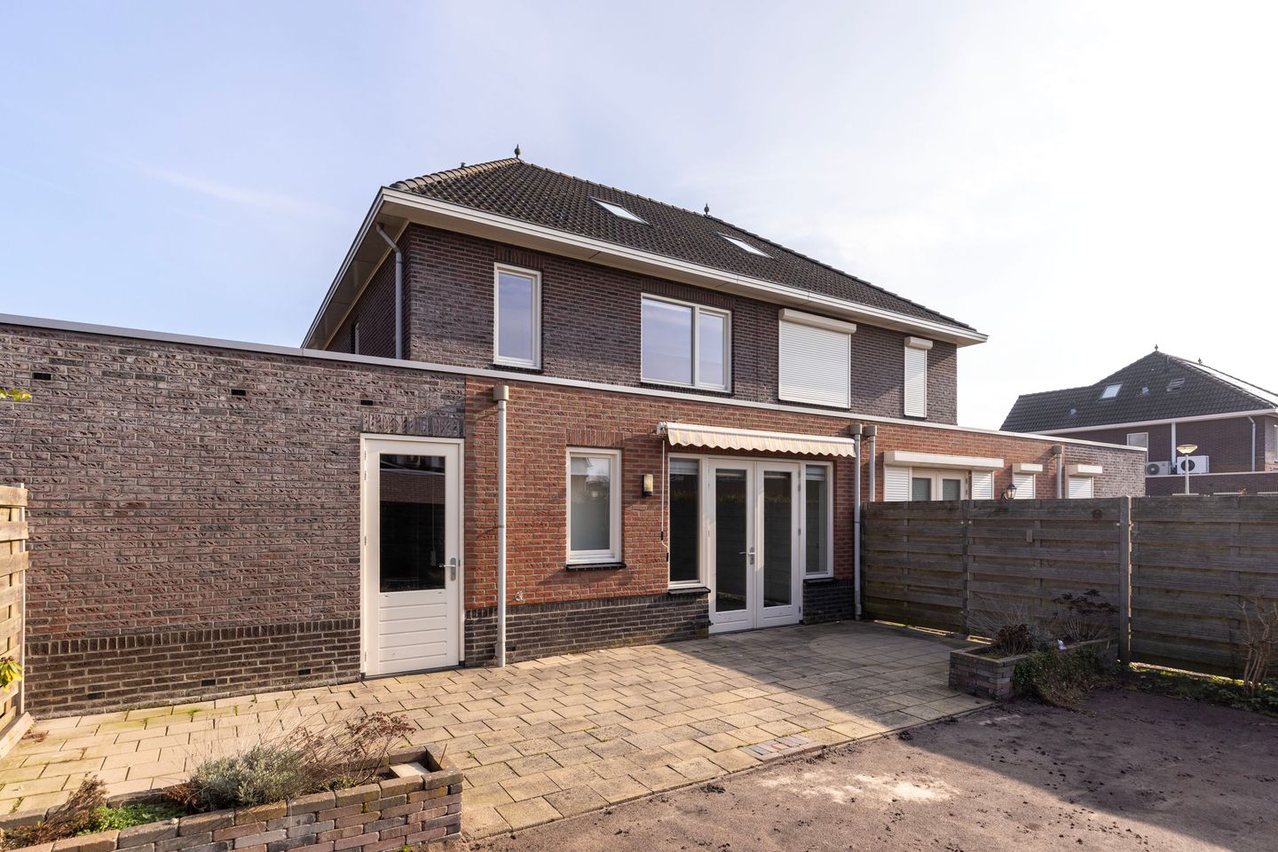 Spacious and modern semi-detached house with garage and private driveway in Borculo — 17