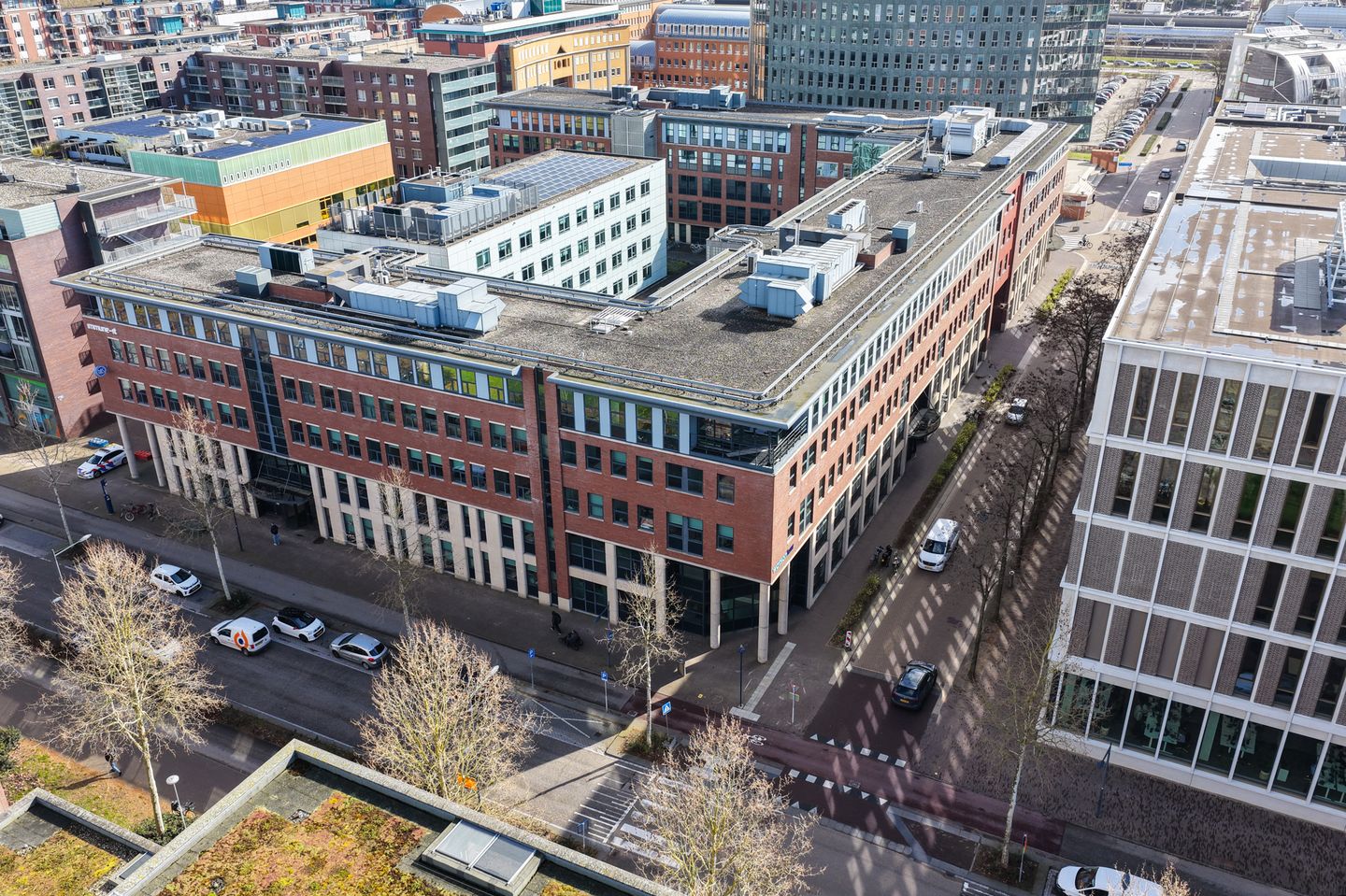 Bekijk foto 1 van Hugo de Grootlaan 23