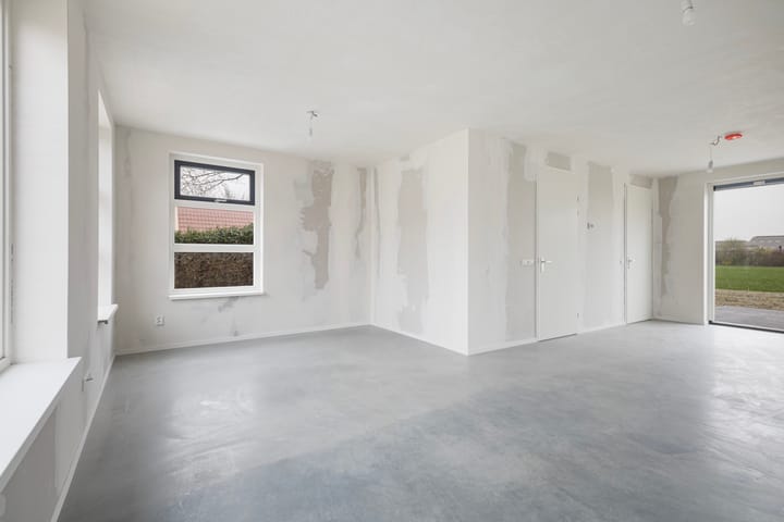 Photo 2 of Arjen Roelswei 19