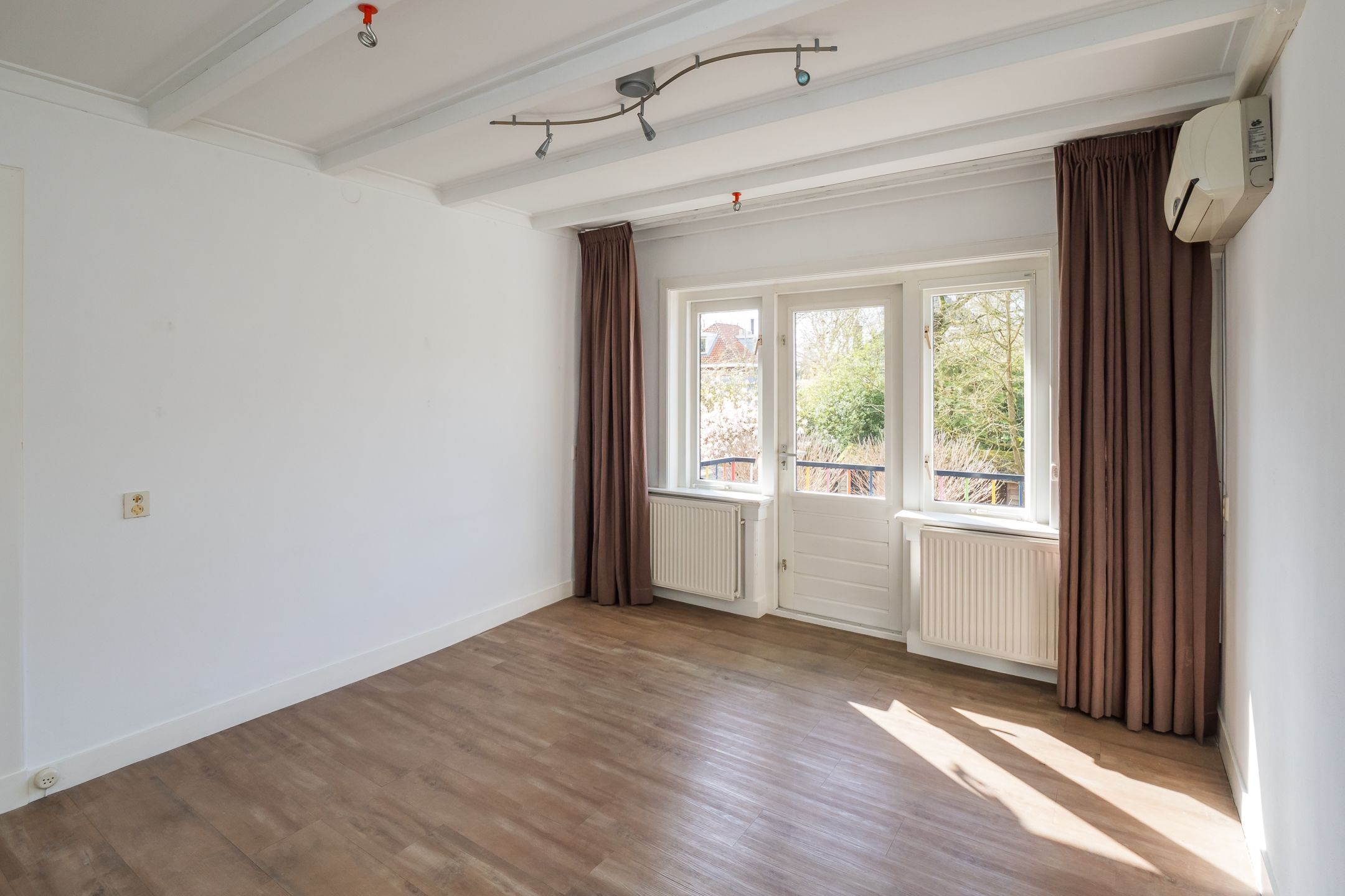 Photo 21 of Koningin Emmastraat 13