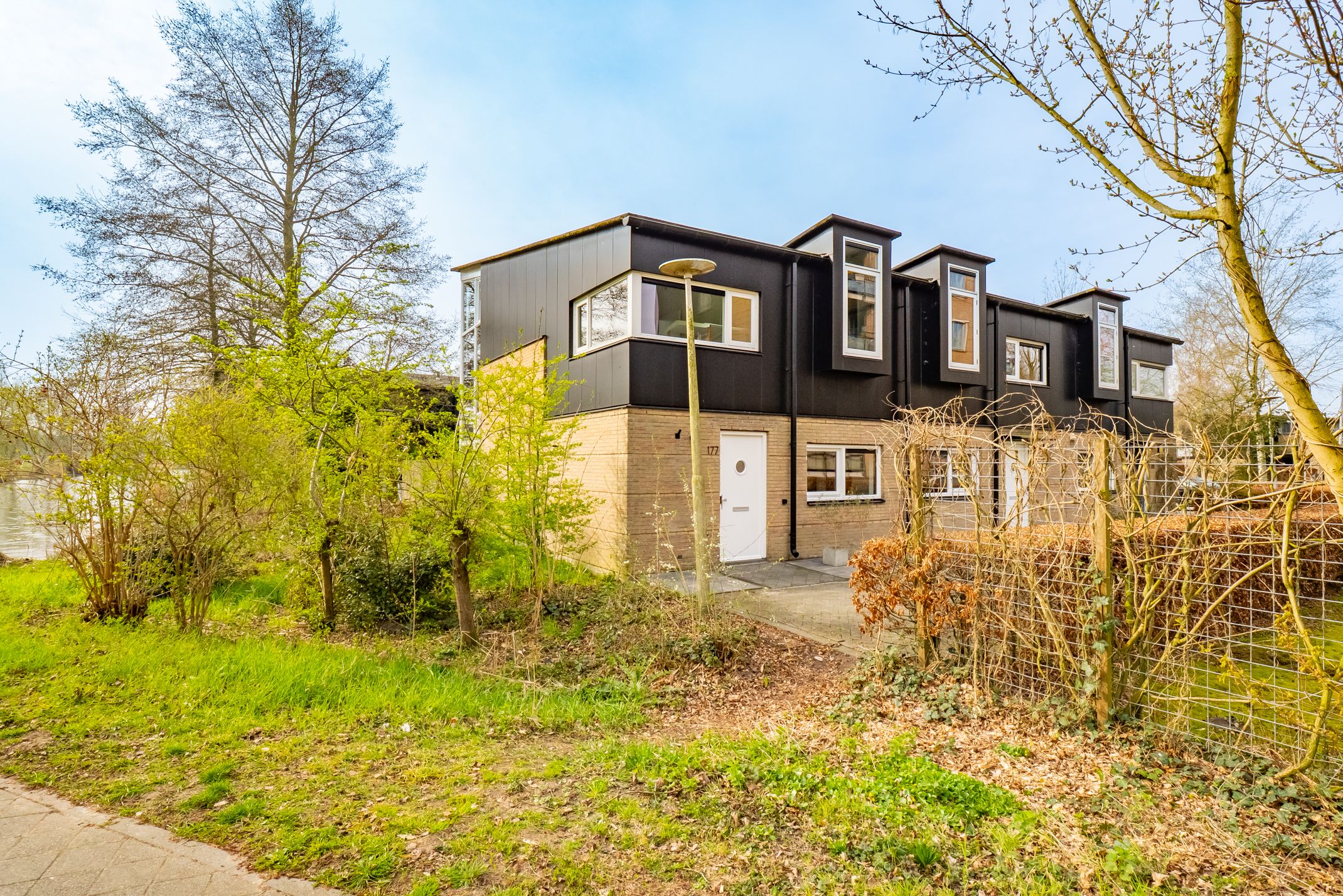 Foto 39 van Walter Kollolaan 177