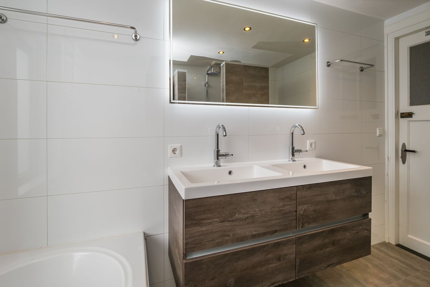 Photo 29 of Koningin Emmastraat 13