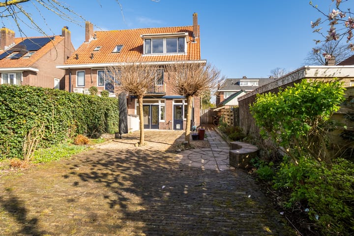 Koningin Emmastraat 13