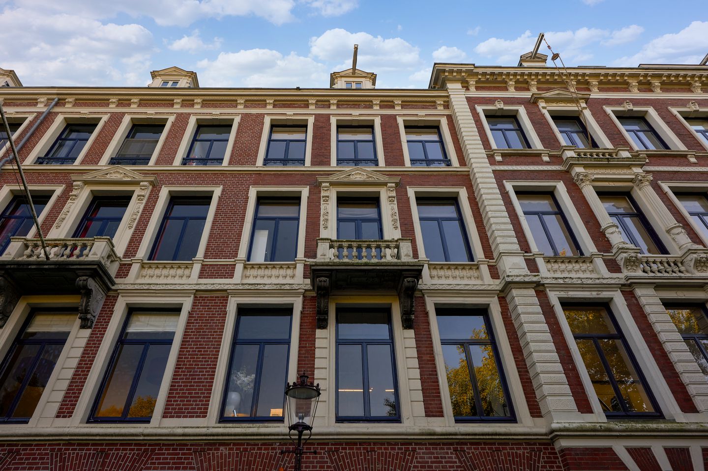 Photo 19 of Vossiusstraat 13-E