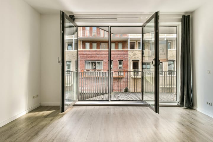 Photo 2 of Carel Willinkgracht 471