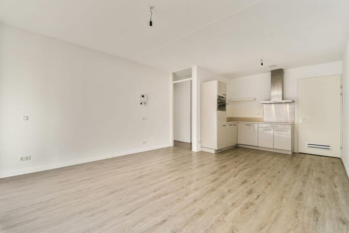 Photo 4 of Carel Willinkgracht 471