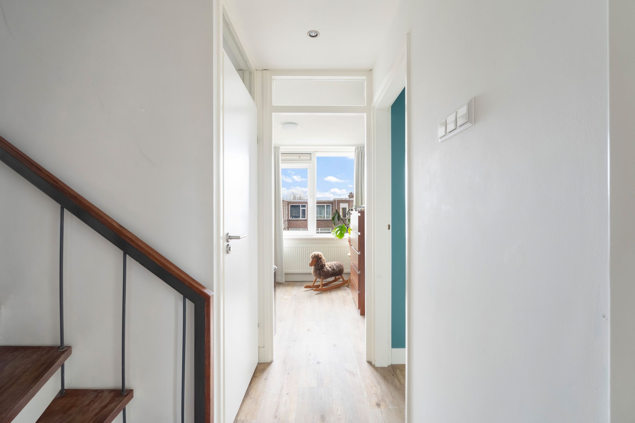 Spacious family home with sunny garden near beach and dunes — 37